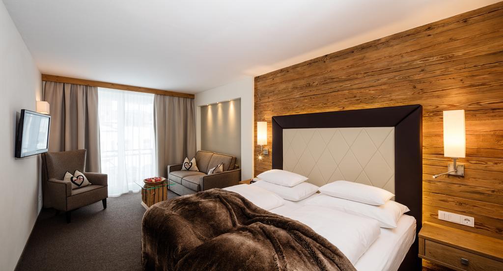 Superior Hotel Panorama Obertauern Bilik gambar